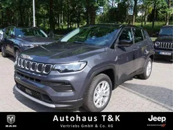 Grau Neu 2025 Jeep Compass Altitude SUV | 35.990 € (Fairer Preis)