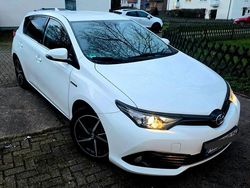 Weiß Gebraucht 2018 Toyota Auris Comfort Kleinwagen | 14.250 € (Fairer Preis)