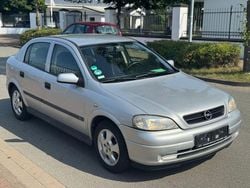Silber Gebraucht 1999 Opel Astra Edition Limousine | 1.000 € (Guter Preis)