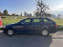 Blau Gebraucht 2012 Skoda Octavia Ambition Kombi | 4.000 € (Guter Preis)