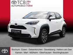 Weiß Gebraucht 2024 Toyota Yaris Cross Team SUV | 29.789 € (Etwas zu teuer)