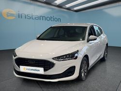 Weiß Gebraucht 2024 Ford Focus Titanium Limousine | 21.449 € (Guter Preis)