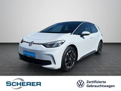Gletscherweiß metallic (metallic) Gebraucht 2024 VW ID.3 Pro Kleinwagen | 32.900 € (Etwas zu teuer)