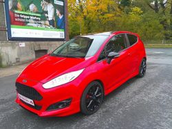 Race red Gebraucht 2015 Ford Fiesta Kleinwagen | 5.450 € (Fairer Preis)