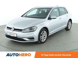 Grau Gebraucht 2019 VW Golf VII Comfortline Limousine | 16.880 € (Fairer Preis)