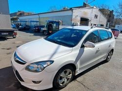 Weiß Gebraucht 2012 Hyundai i30 Classic Kombi | 4.350 € (Fairer Preis)