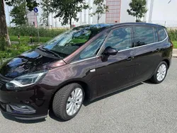 Braun Gebraucht 2017 Opel Zafira Business Van / Kleinbus | 13.750 € (Etwas zu teuer)