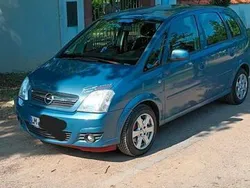 Blau Gebraucht 2006 Opel Meriva Van / Kleinbus | 2.999 € (Teuer)