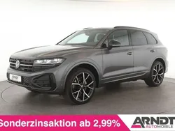 Grau Gebraucht 2024 VW Touareg R-line SUV | 68.784 € (Guter Preis)