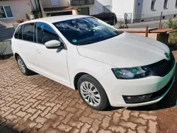 Weiß Gebraucht 2019 Skoda Rapid Kleinwagen | 8.250 € (Guter Preis)