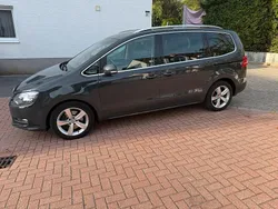 Grau Gebraucht 2013 VW Sharan Highline Van / Kleinbus | 13.900 € (Fairer Preis)