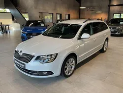 Weiß Gebraucht 2015 Skoda Superb Exclusive Kombi | 9.980 € (Fairer Preis)