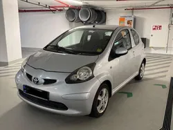 Silber Gebraucht 2006 Toyota Aygo City Kleinwagen | 3.700 € (Fairer Preis)