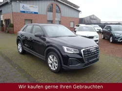 Mythosschwarz metallic (metallic) Gebraucht 2022 Audi Q2 Basis SUV | 21.779 € (Etwas zu teuer)