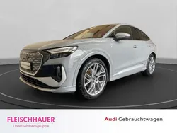 Grau Gebraucht 2022 Audi Q4 Sportback e-tron Ambiente SUV | 29.990 € (Guter Preis)