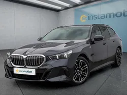 Schwarz Gebraucht 2024 BMW 520 Kombi | 50.749 € (Guter Preis)