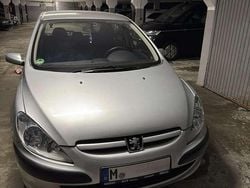 Grau Gebraucht 2002 Peugeot 307 Tendance Kombi | 3.750 € (Etwas zu teuer)
