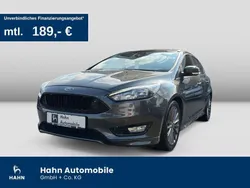 Grau Gebraucht 2018 Ford Focus ST-Line Limousine | 13.940 € (Guter Preis)