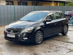 Schwarz Gebraucht 2012 Kia Ceed Edition 7 Kleinwagen | 2.490 € (Fairer Preis)