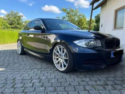 Blau Gebraucht 2009 BMW 135 Sport Line Kleinwagen | 20.900 € (Fairer Preis)