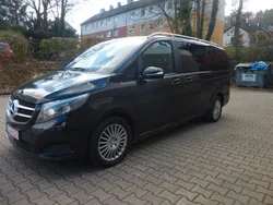 Schwarz Gebraucht 2014 Mercedes V220 Edition Van / Kleinbus | 18.444 €