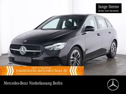 Nachtschwarz Gebraucht 2024 Mercedes B200 Progressive Van / Kleinbus | 31.590 € (Guter Preis)