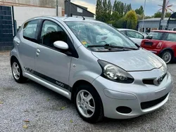 Silber Gebraucht 2011 Toyota Aygo City Kleinwagen | 4.990 € (Fairer Preis)