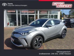 Shimmeringsilber metallic Gebraucht 2023 Toyota C-HR Team SUV | 28.290 € (Fairer Preis)