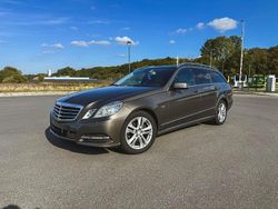 Grau Gebraucht 2010 Mercedes E200 Avantgarde Kombi | 9.290 €