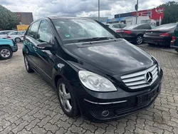 Schwarz Gebraucht 2006 Mercedes B200 Van / Kleinbus | 2.990 € (Fairer Preis)