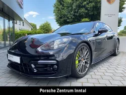Tiefschwarzmetallic Gebraucht 2024 Porsche Panamera 4 Platinum Edition Limousine | 99.790 € (Superpreis)