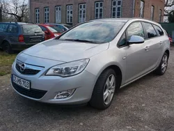 Silber Gebraucht 2011 Opel Astra Edition Kombi | 2.450 € (Fairer Preis)