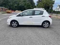 Weiß Gebraucht 2012 Toyota Yaris Limousine | 4.500 €