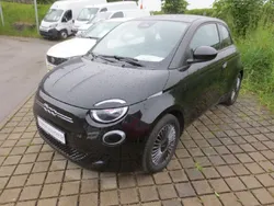 Schwarz Gebraucht 2022 Fiat 500e Icon Limousine | 19.750 € (Fairer Preis)
