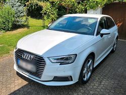 Weiß Gebraucht 2020 Audi A3 Sportback e-tron Comfort Limousine | 19.500 € (Fairer Preis)