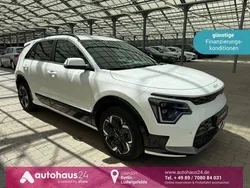 Weiß Gebraucht 2023 Kia e-Niro Vision SUV | 29.990 € (Etwas zu teuer)