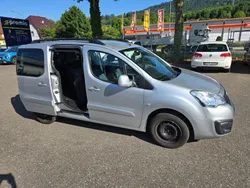 Grau Gebraucht 2016 Peugeot Partner Tepee Active Van / Kleinbus | 6.500 € (Guter Preis)