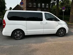 Weiß Gebraucht 2017 Hyundai H-1 Van / Kleinbus | 23.990 €