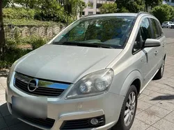 Grau Gebraucht 2005 Opel Zafira Van / Kleinbus | 1.000 € (Superpreis)