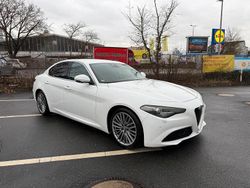 Weiß Gebraucht 2016 Alfa Romeo Giulia Limousine | 15.699 € (Etwas zu teuer)