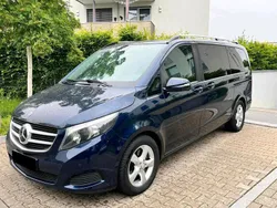 Blau Gebraucht 2017 Mercedes V250 Edition Van / Kleinbus | 26.800 €