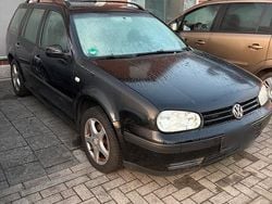 Grün Gebraucht 2002 VW Golf IV Kombi | 799 € (Superpreis)