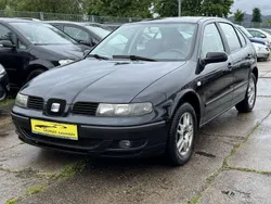 Schwarz Gebraucht 2002 Seat Leon Limousine | 1.490 € (Etwas zu teuer)