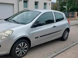 Silber Gebraucht 2007 Renault Clio III Dynamique Kleinwagen | 1.750 € (Guter Preis)