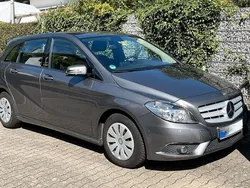 Grau Gebraucht 2013 Mercedes B180 Van / Kleinbus | 11.200 € (Guter Preis)