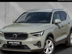 Sage green / (metallisch grün) Gebraucht 2024 Volvo XC40 Core SUV | 33.850 € (Guter Preis)