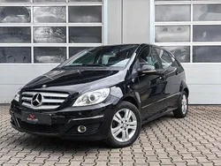 Schwarz Gebraucht 2011 Mercedes B160 Van / Kleinbus | 5.990 € (Fairer Preis)