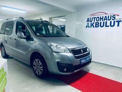 Grau Gebraucht 2017 Peugeot Partner Active Van / Kleinbus | 11.750 € (Fairer Preis)