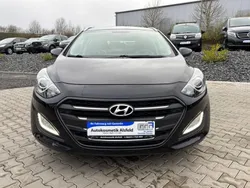 Schwarz Gebraucht 2016 Hyundai i30 Kombi | 7.390 € (Fairer Preis)
