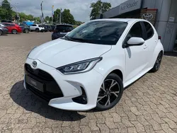 Weiß Neu 2025 Toyota Yaris Hybrid Comfort Limousine | 28.740 € (Etwas zu teuer)